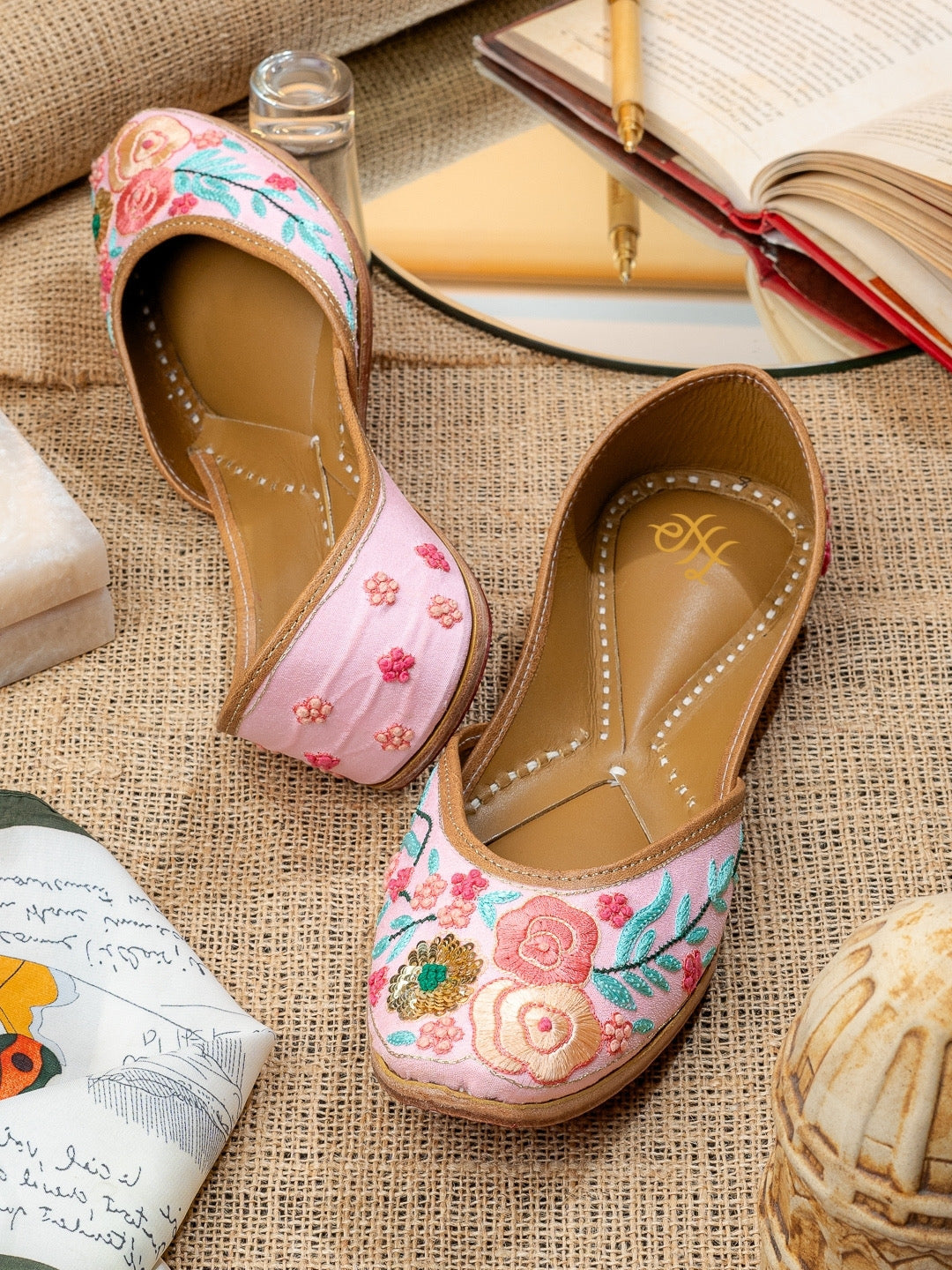 Pink Floral Embroidered Jutti