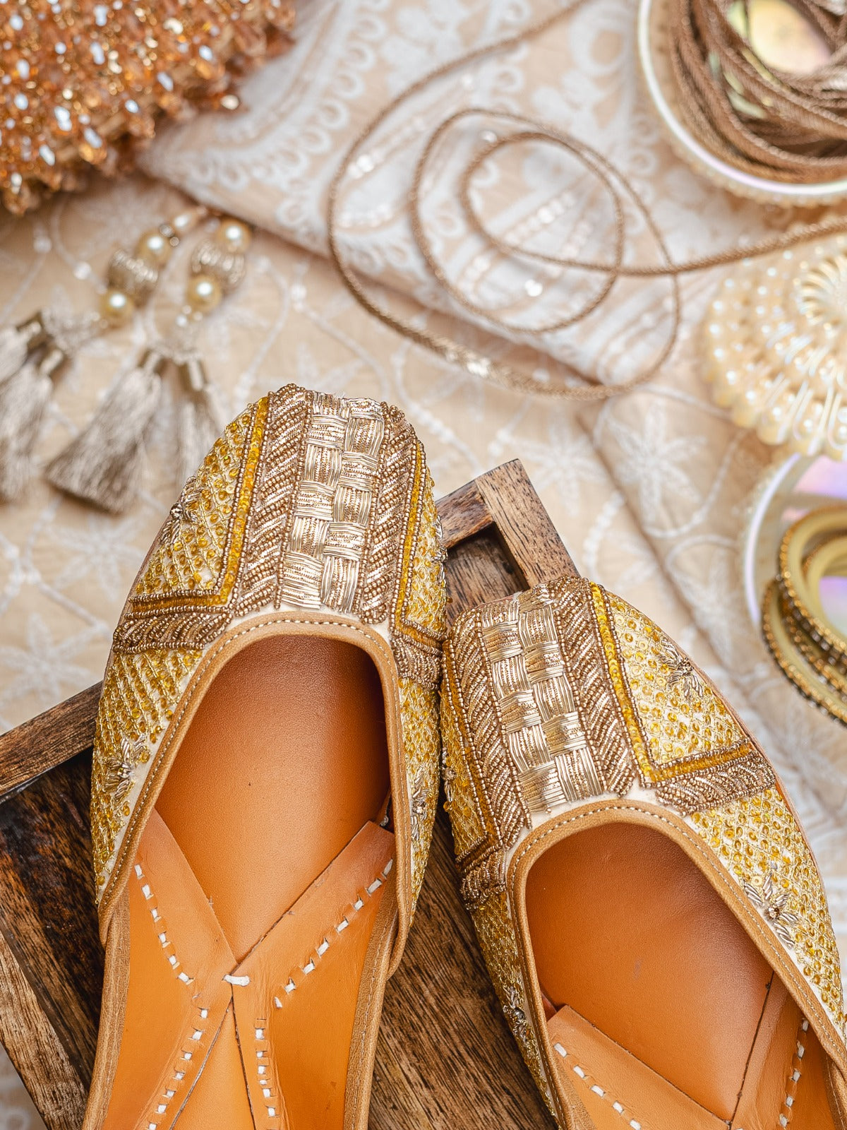 Royal Gold Zardozi Jutti