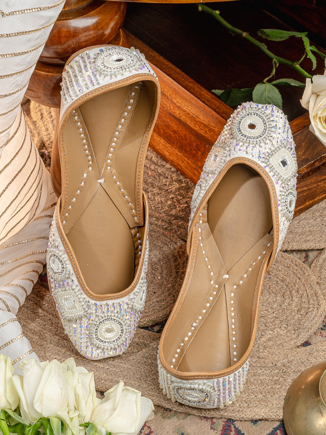 White Pearl Punjabi Jutti