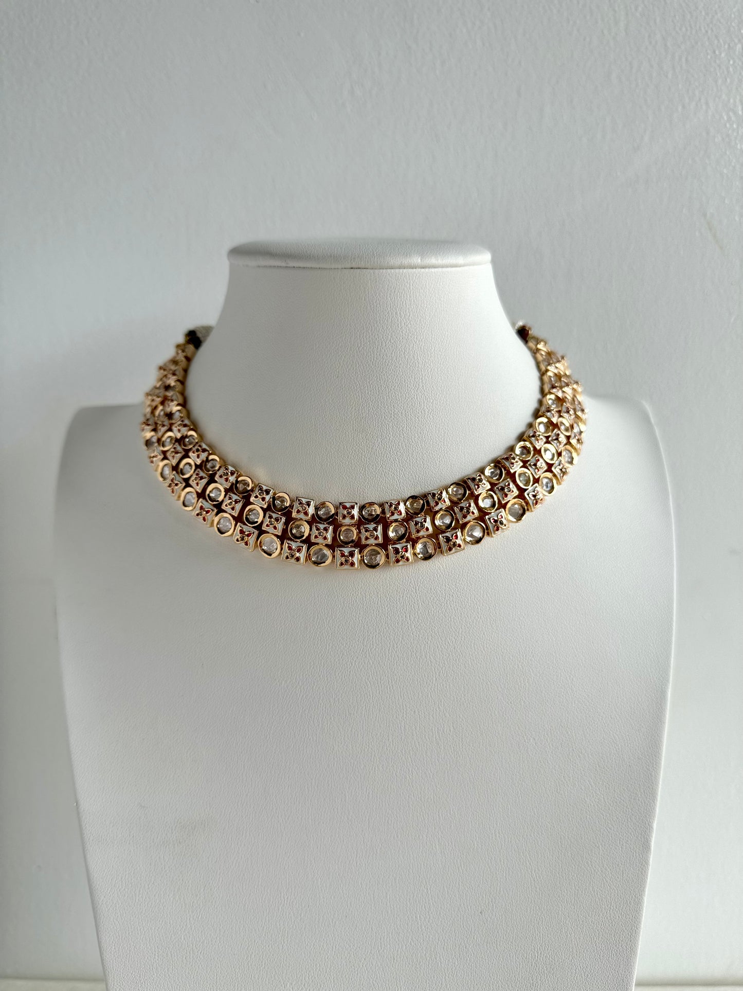 Tyaani Kundan Necklace Set