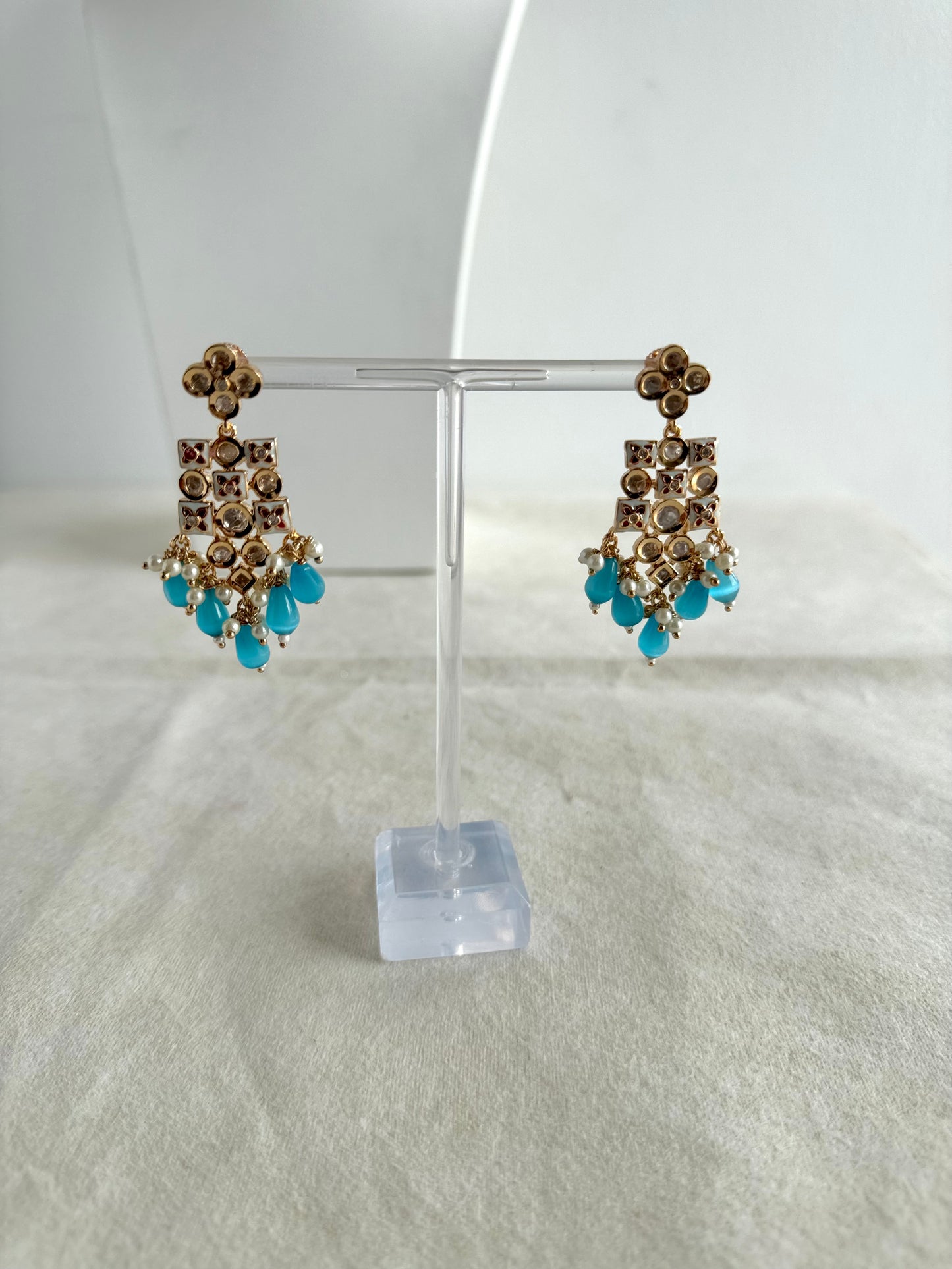 Tyaani Kundan Necklace Set