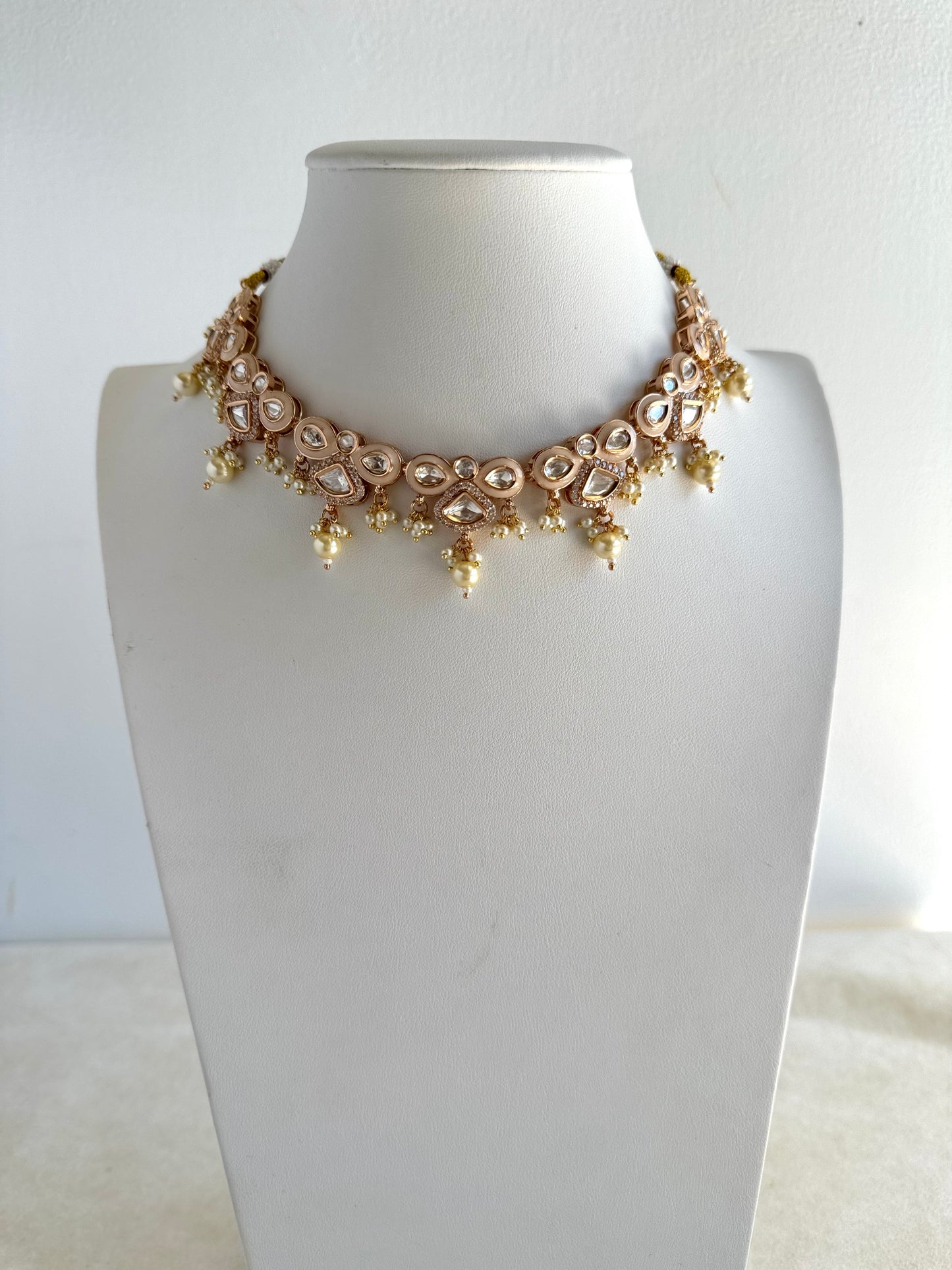 Elegance of the Tyaani Set