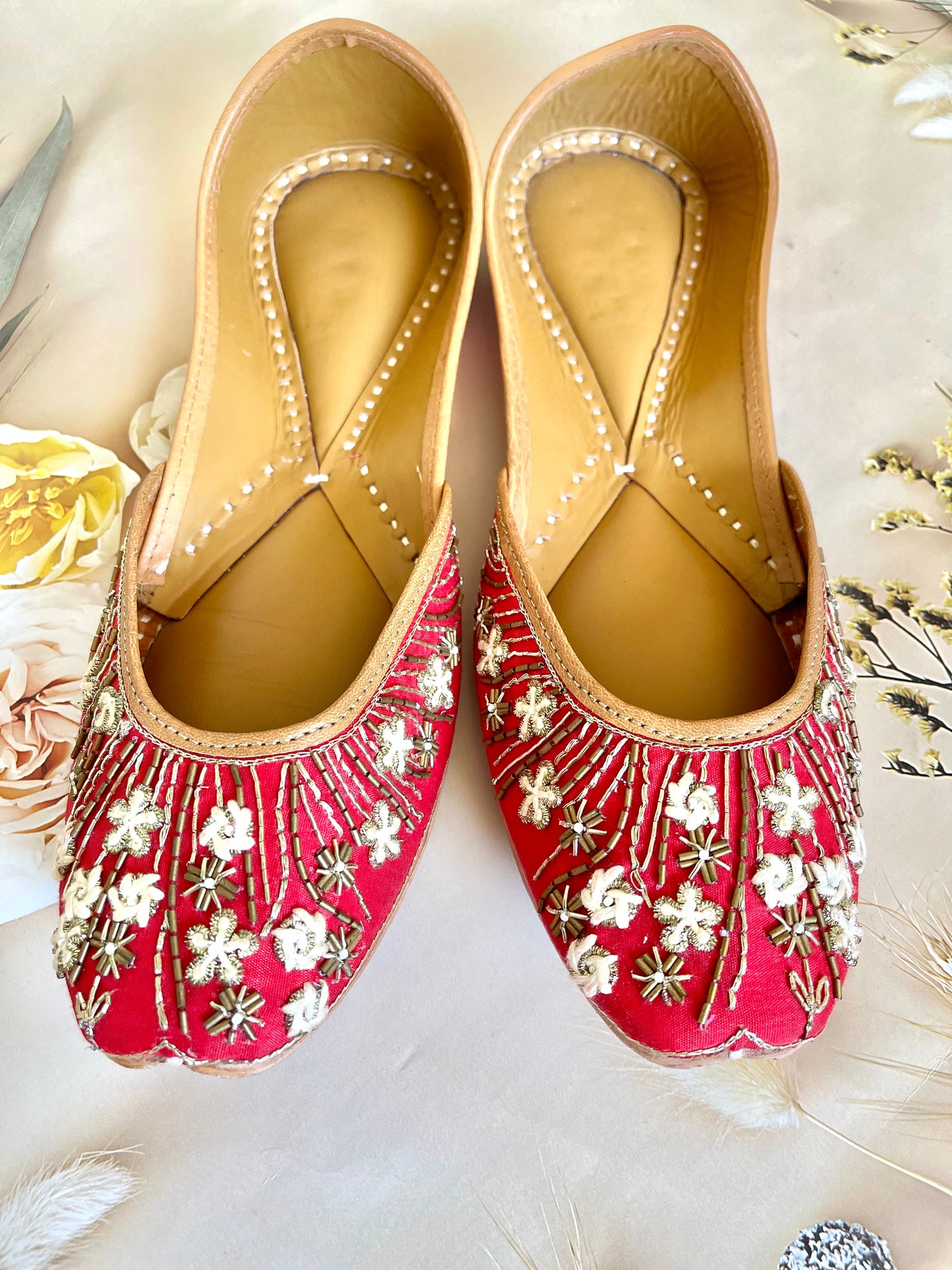 Red Punjabi Jutti