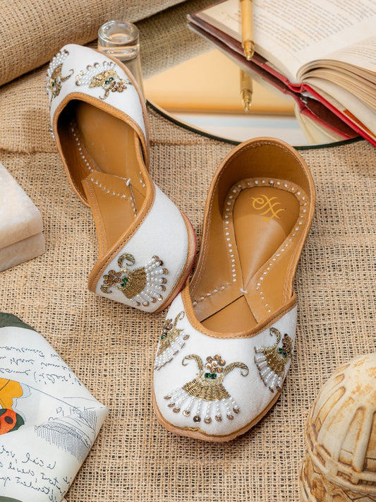 White Peacock Embroidered Jutti