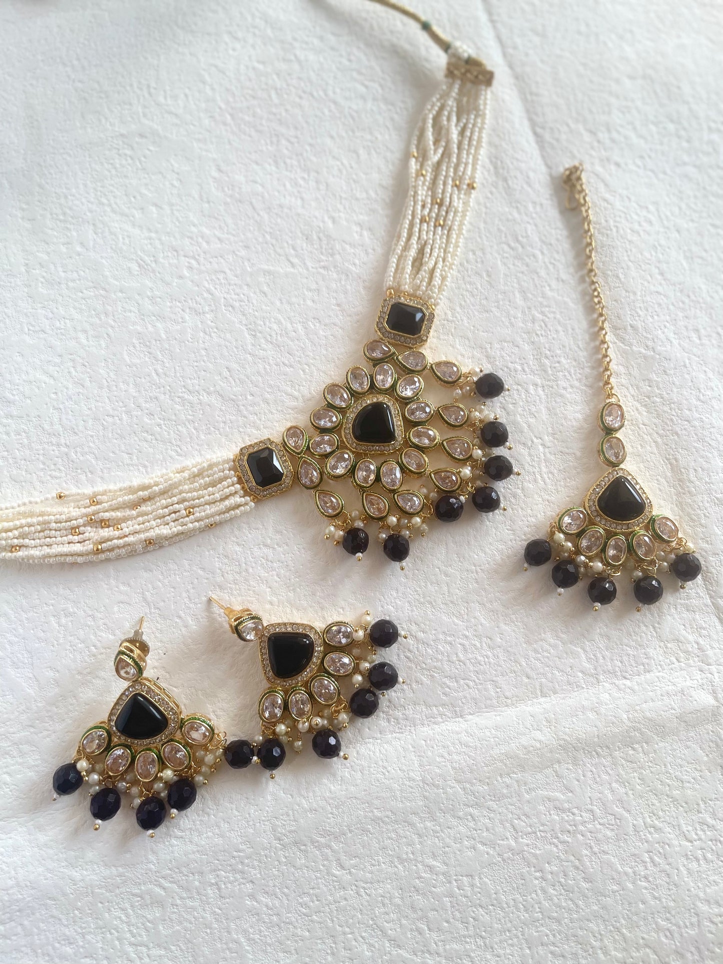 Kundan Necklace Set in Black