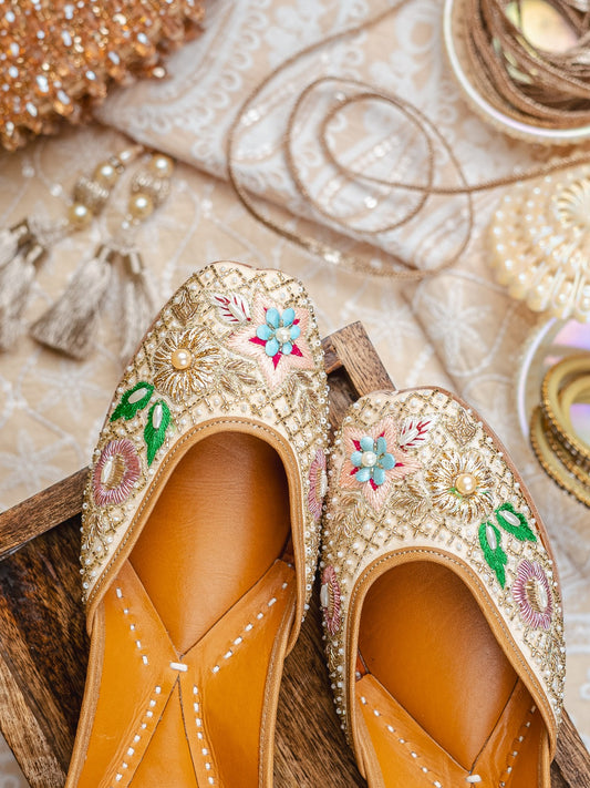 Floral Handcrafted Jutti